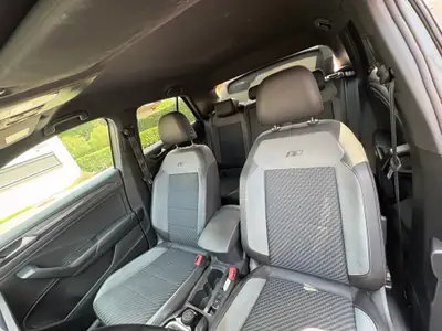 VW T-ROC 2.0 TDI SCR Sport DSG 4motion — SUV compact robuste, 67'800 km — Miniatur 9