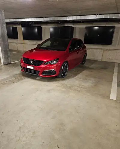 Peugeot 308 1.6 THP GTi — Sport complet, full équipé, entretien impeccable — side view