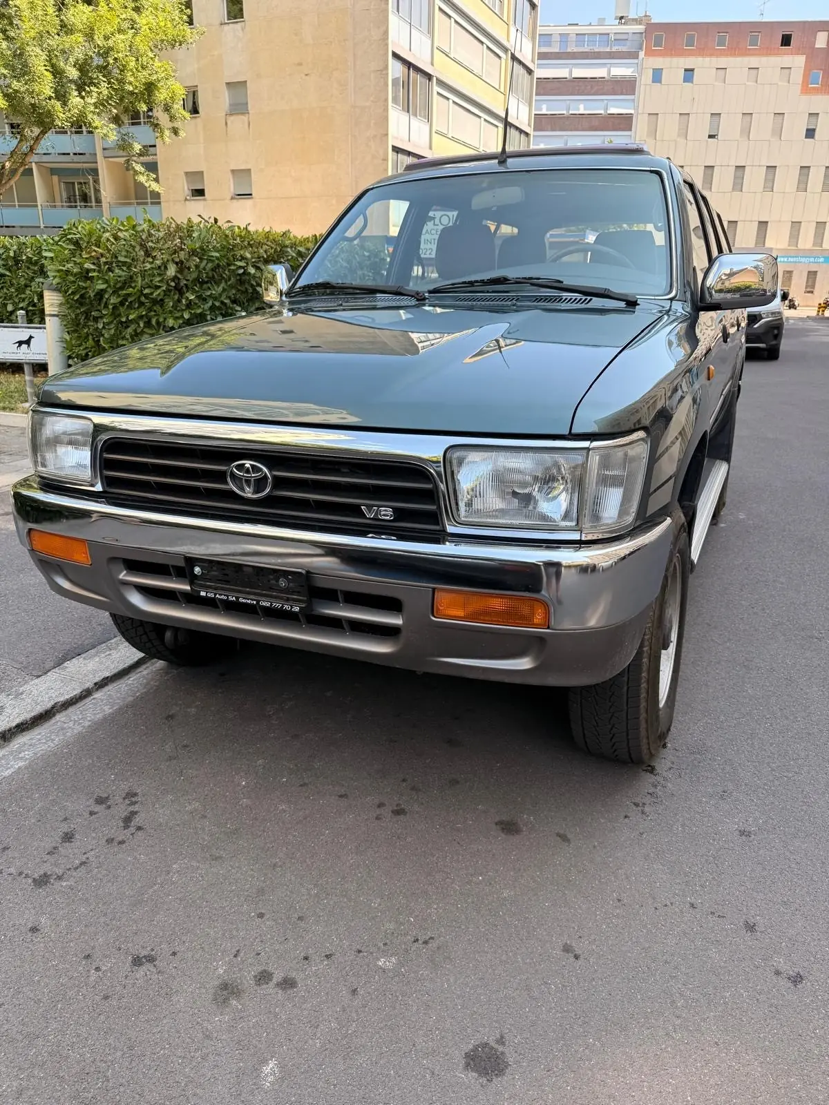 Toyota 4-Runner 3.0 V6 — SUV robuste des années 90, 4x4 intégral sans compromis