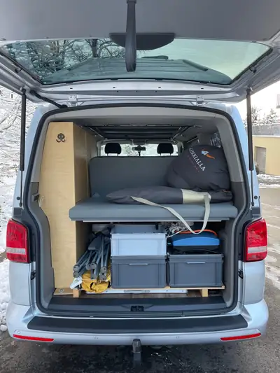VW T5 Caravelle Camper 2012 — Van aménagé diesel, 8 places, entretien récent — détail