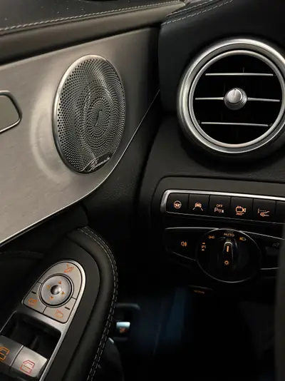 Mercedes-Benz C 63 S AMG — Performance brute, 510 ch et 66 500 km seulement — Armaturenbrett