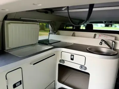 Ford Transit Custom Nugget 2.0 TDCi 170 — Camping-car aménagé, toit relevable, 40 500 km — Detail