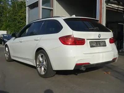 BMW 320d xDrive Touring Sport Line — Monospace diesel robuste, transmission automatique Steptronic — interior