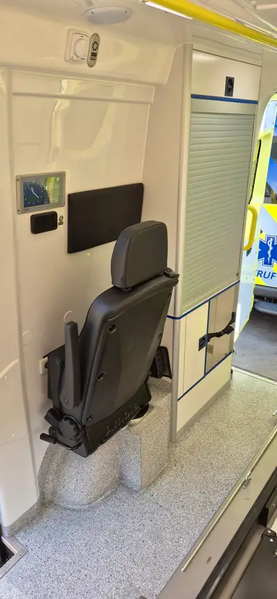 MAN TGE Rettungswagen 2025 — Ambulance professionnelle, 7000 km seulement — dettaglio