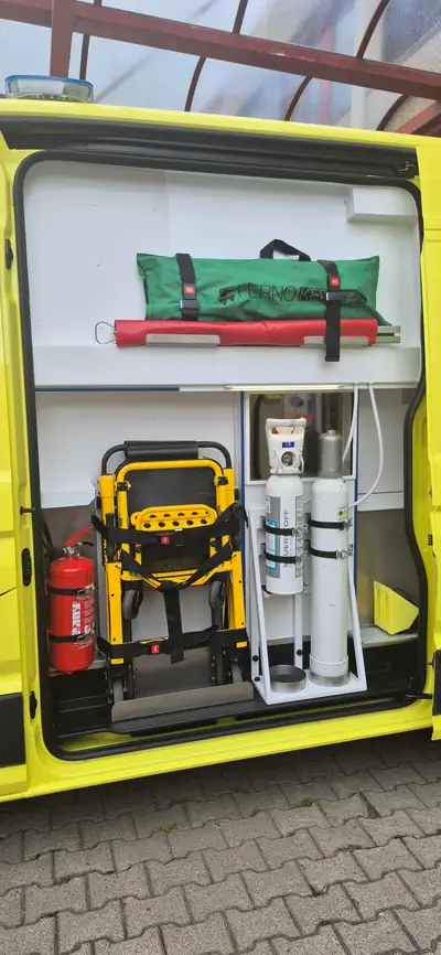 MAN TGE Rettungswagen 2025 — Ambulance professionnelle, 7000 km seulement — interni