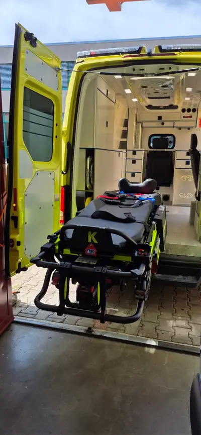 MAN TGE Rettungswagen 2025 — Ambulance professionnelle, 7000 km seulement — cruscotto