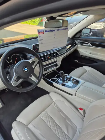 BMW M760Li xDrive SAG — Berline de luxe sportive, 609 ch et faible kilométrage — Detail