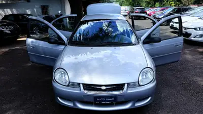 Chrysler Neon 2.0 LE — Berline compacte fiable, très bon état, sans sinistre — Thumbnail 13