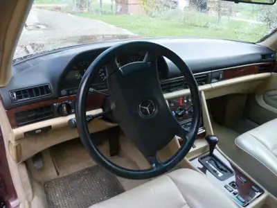Mercedes-Benz 500 SEC 1990 — Coupé grand tourisme légendaire, véritable pièce de collection — Miniatur 10