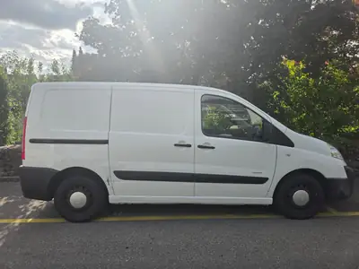Citroën Jumpy 1.6 HDI 90 — Utilitaire fiable, 109'000 km, attelage inclus — interni