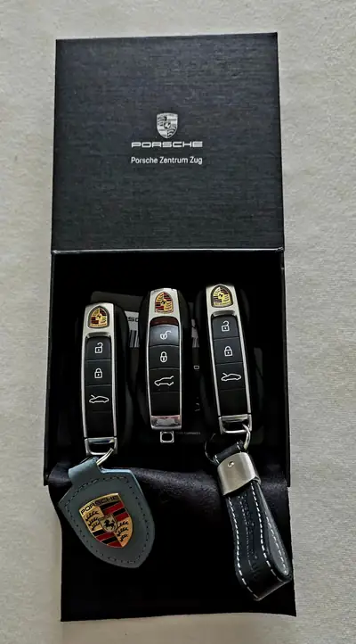 Porsche 911 Carrera GTS PDK — Coupé sportif haute performance, 11'000 km seulement — Miniature 13