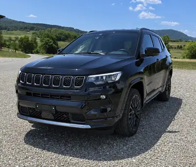 Jeep Compass 1.3 4xe — Hybride rechargeable 241 ch, faible kilométrage — exterior view
