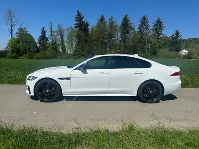 Jaguar XF 2.0 T R-Sport — Berline sportive élégante, 94'000 km seulement — cruscotto