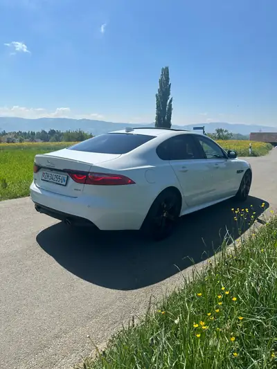 Jaguar XF 2.0 T R-Sport — Berline sportive élégante, 94'000 km seulement — Miniatura 7