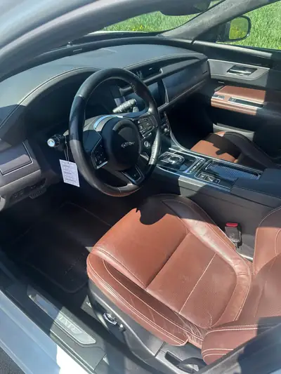 Jaguar XF 2.0 T R-Sport — Berline sportive élégante, 94'000 km seulement — Miniatura 12