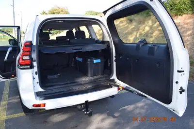 Toyota Land Cruiser 2.8 D 204 Comfort — SUV robuste, 66'000 km, sans sinistre — Heckansicht