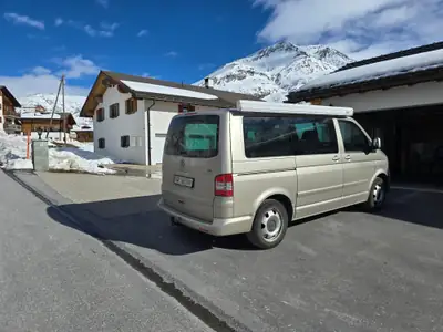 VW T5 Multivan Highline 2007 — Van aménagé 6 places, moteur 2.5L TDI 174 ch — détail