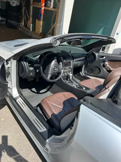Mercedes-Benz SLK 200 Kompressor — Cabriolet sportif affranchi, 185 000 km, sans sinistre — fianco