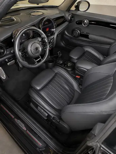 MINI Cabrio 2.0 JCW — Cabriolet sportif 231 ch, peu kilométré — Armaturenbrett