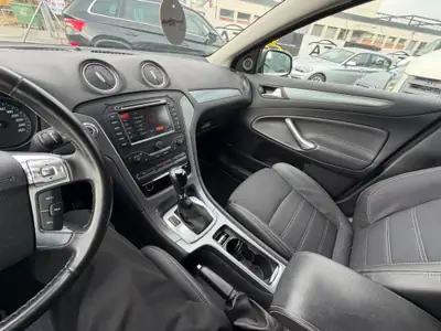 Ford Mondeo Break TDCi 140 ch — Familial diesel automatique, entretien maîtrisé — Thumbnail 12