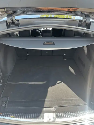 Mercedes-Benz E 300 d AMG Line — Break diesel robuste, entretien maîtrisé — Detail
