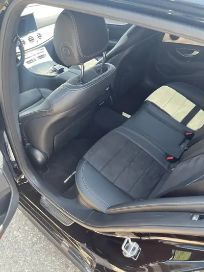 Mercedes-Benz E 300 d AMG Line — Break diesel robuste, entretien maîtrisé — Innenraum
