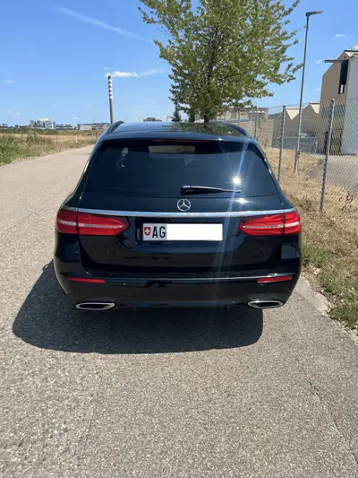 Mercedes-Benz E 300 d AMG Line — Break diesel robuste, entretien maîtrisé — Armaturenbrett