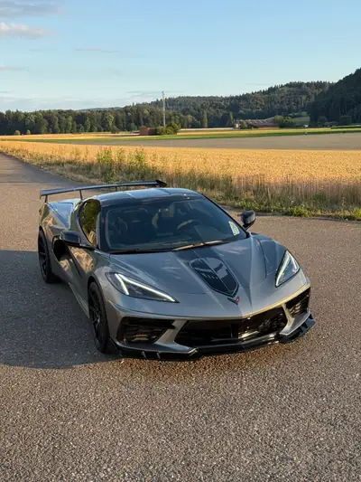 Chevrolet Corvette Coupé 2022 — Sportive légendaire, 5500 km seulement — côté