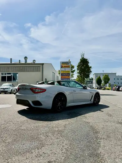 Maserati GranCabrio MC Stradale Alcantara — Cabriolet sportif 460 ch, état impeccable — arrière