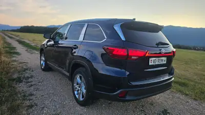 Toyota Highlander 2015 — SUV 7 places hybride, 212'000 km, sans sinistre — vista posteriore