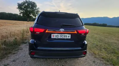 Toyota Highlander 2015 — SUV 7 places hybride, 212'000 km, sans sinistre — Miniatura 9