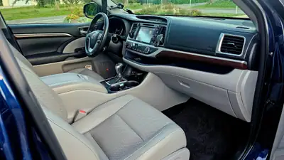 Toyota Highlander 2015 — SUV 7 places hybride, 212'000 km, sans sinistre — Miniatura 12