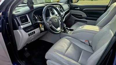 Toyota Highlander 2015 — SUV 7 places hybride, 212'000 km, sans sinistre — Miniatura 13