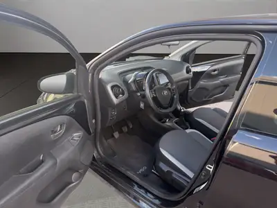 Toyota Aygo 1.0 VVT-i Trend 2021 — Citadine économique, peu kilométrée, équipée — Thumbnail 9