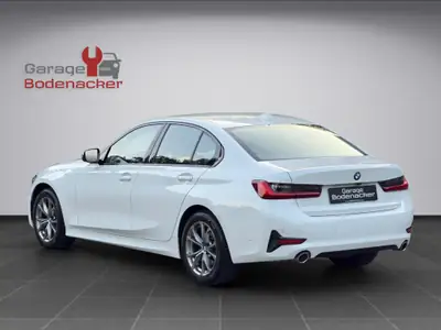 BMW 320d xDrive 48V — Berline diesel sportive avec technologie hybride légère — interior