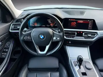 BMW 320d xDrive 48V — Berline diesel sportive avec technologie hybride légère — Thumbnail 9