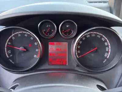 Opel Meriva 1.4 Turbo — Monospace compact fiable, équipé et sans accident — Miniature 11