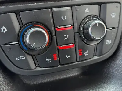Opel Meriva 1.4 Turbo — Monospace compact fiable, équipé et sans accident — Miniature 24