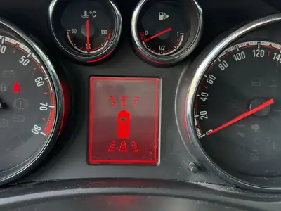 Opel Meriva 1.4 Turbo — Monospace compact fiable, équipé et sans accident — Miniature 28
