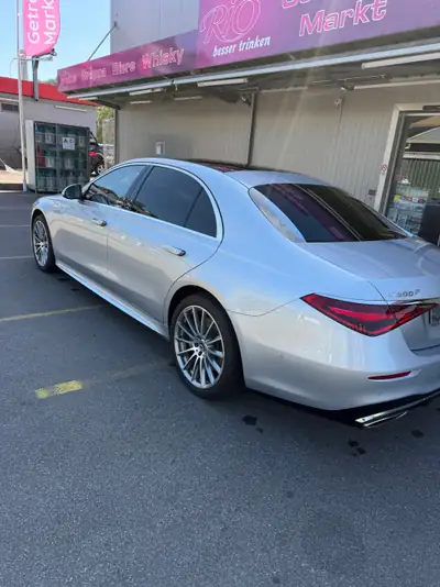 Mercedes-Benz S 500 V6 AMG Line 4matic — Berline de prestige hybride légère, 124'000 km — vista posteriore