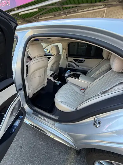 Mercedes-Benz S 500 V6 AMG Line 4matic — Berline de prestige hybride légère, 124'000 km — dettaglio