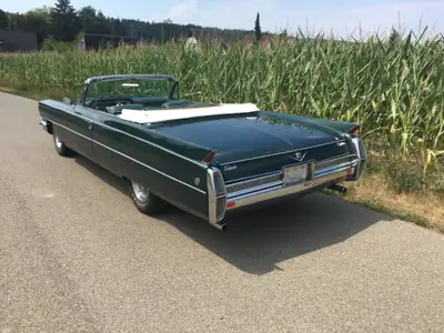Cadillac DeVille Convertible 1964 — Cabriolet légendaire, 340 ch de prestige américain — Armaturenbrett