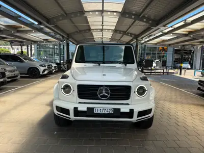 Mercedes-Benz G 500 V8 4MATIC — Le SUV emblématique, puissance brute et prestige intemporel — rear view