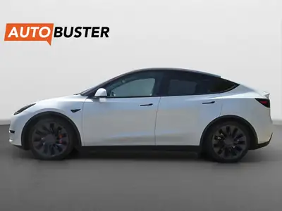 Tesla Model Y Performance 534 PS — Électrique haute performance, 52 400 km seulement — side view