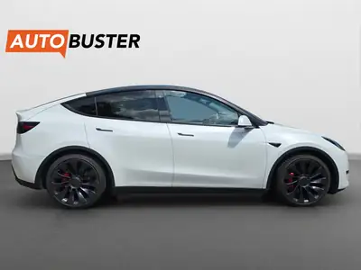 Tesla Model Y Performance 534 PS — Électrique haute performance, 52 400 km seulement — detail