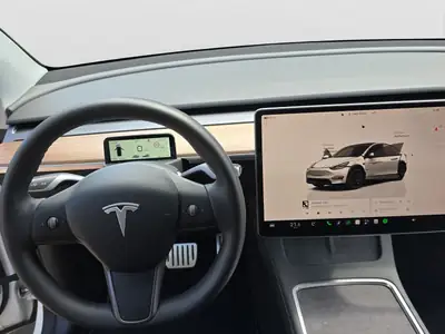 Tesla Model Y Performance 534 PS — Électrique haute performance, 52 400 km seulement — Thumbnail 12