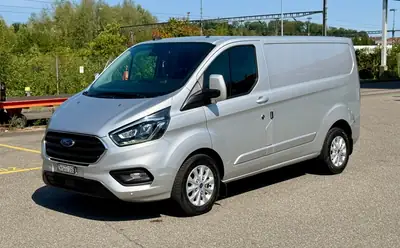 Ford Transit Custom 2.0 TDCi 170 — Utilitaire robuste, 106 000 km, état impeccable — interni