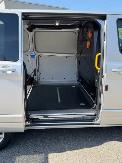 Ford Transit Custom 2.0 TDCi 170 — Utilitaire robuste, 106 000 km, état impeccable — Miniatura 16