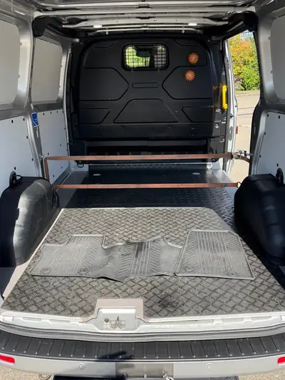 Ford Transit Custom 2.0 TDCi 170 — Utilitaire robuste, 106 000 km, état impeccable — Miniatura 17