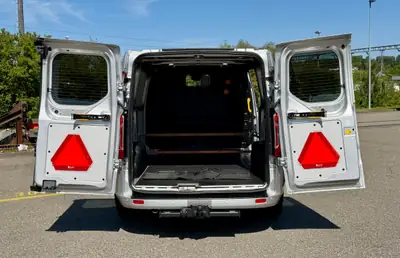 Ford Transit Custom 2.0 TDCi 170 — Utilitaire robuste, 106 000 km, état impeccable — Miniatura 19